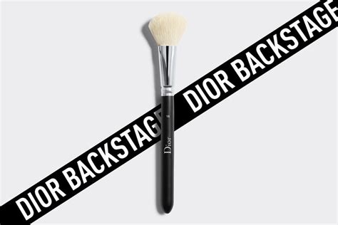 pinceau blush dior|Pinceau maquillage blush Dior Backstage Blush Brush N° 16 .